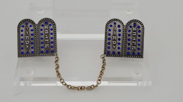 Picture of #4752 Tallis Clips Metal with blue stones